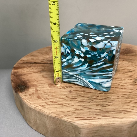 🔵 HQT Hand Blown Glass Art Cube Paperweight - Hand Made Home Design - Ocean Blue - Picture 9 of 11